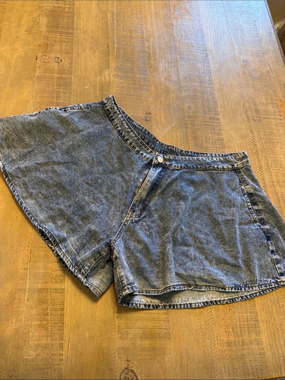SHEIN Washed Blue High-Rise Denim Shorts